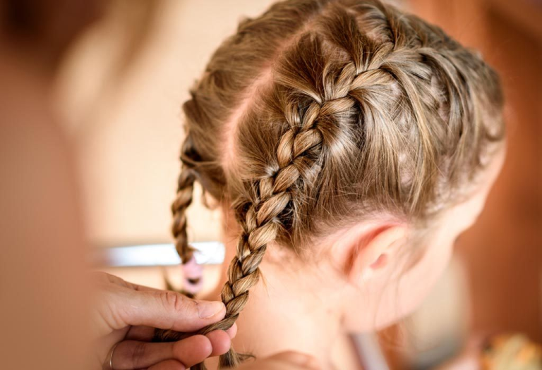 20 Simple Hairstyles for Young Girls